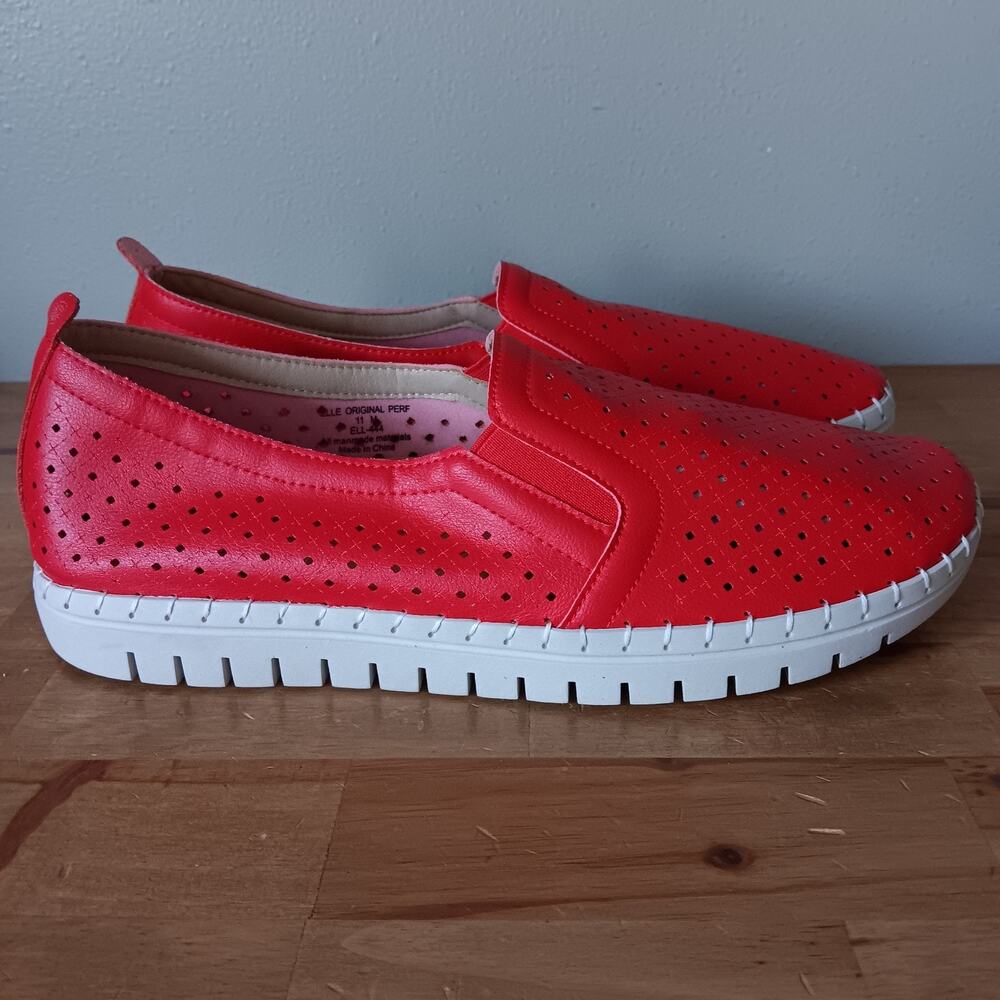 GLOLILY Elle Starburst Perf/ Walking Shoes Slip-On‎ Red Size: 11 M  NWB - Picture 3 of 11